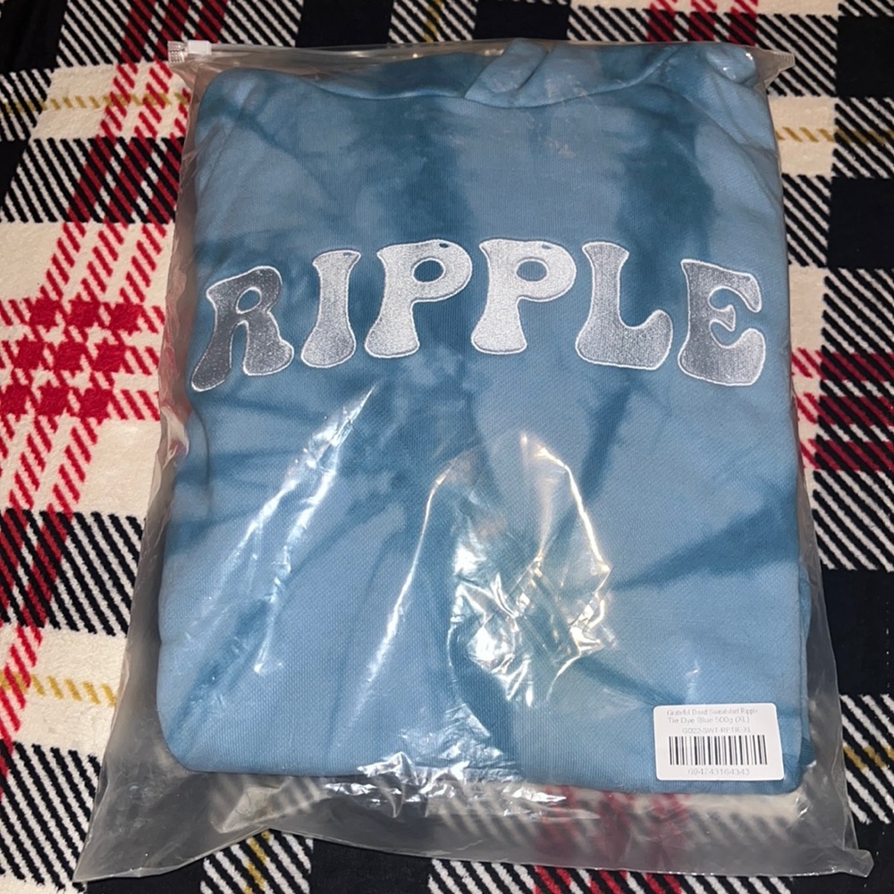 Blue tie dye size xL ripple sweater